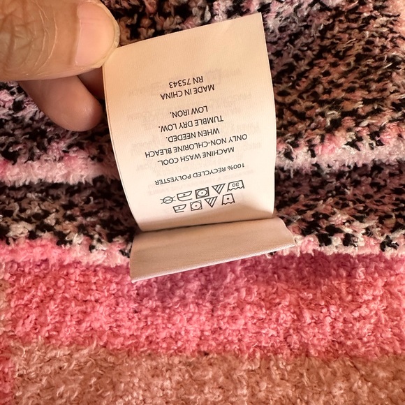 Cupcakes and Cashmere Viral Pink Ghost Halloween Oversized Decorative Bl… - Picture 5 of 8
